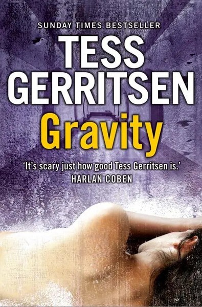 Gravity | Tess Gerritsen | Englisch | Taschenbuch | Kartoniert / Broschiert-image