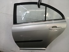 Porte arrière et accessoires Toyota AVENSIS