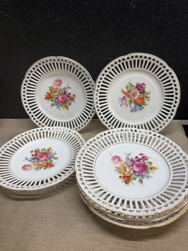 MADE IN GERMANY PLATES BASKET WEAVE EDGES FLORAL PRINT CENTE VINTAGE SET OF 6 7"