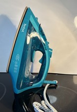Tefal Maestro FV1847GO Steam Iron- 2400W - Used once - Excellent condition
