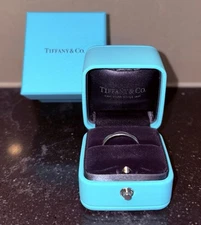 TIFFANY & Co.  Platinum 3mm Wedding Band Ring 9