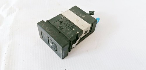 3B0963564D Schalter Sitzheizung  Volkswagen Passat DE1056532-98