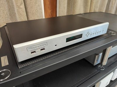 Bryston BDP-2 Digital Audio Player mit silberner Blende