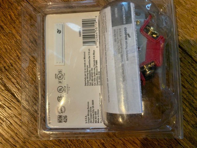 Cooper Wiring L6-20R Locking Generator Receptacle 20A 250V 2pole 3wire