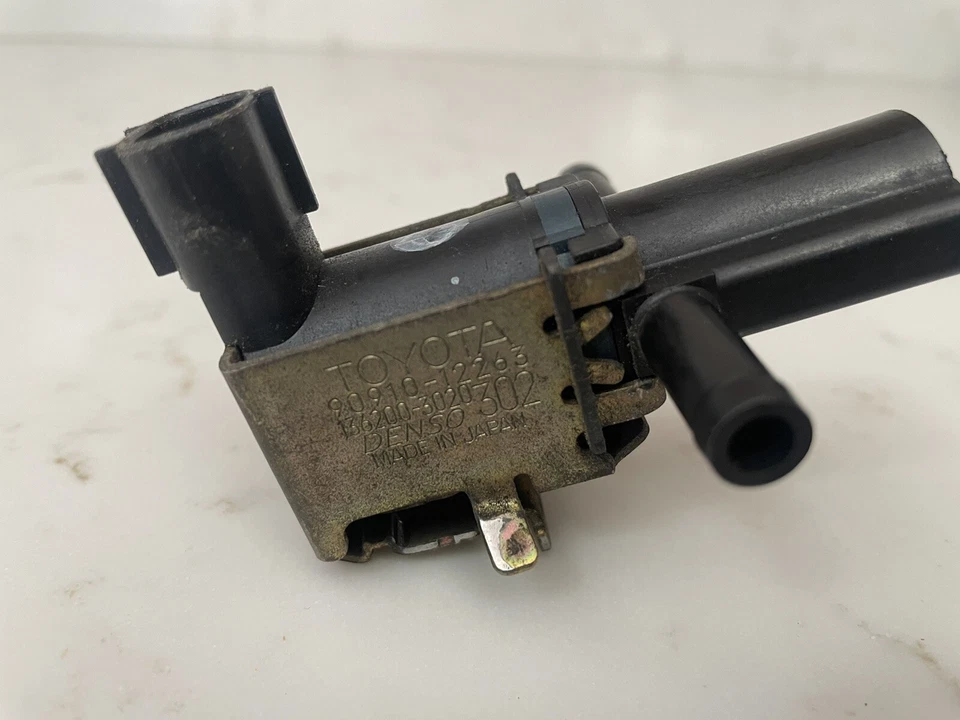 ✅ 03 04 05 06 Toyota Echo Scion xA xB Vacuum Switching Valve 90910-12263 Genuine - Image 2 of 2