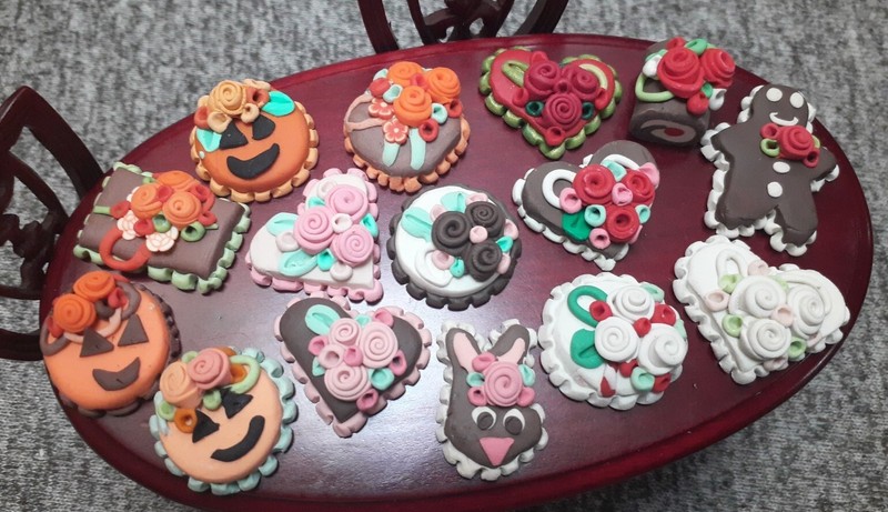 15 HALLOWEEN Chocolate ♡♡ CAKES Handbaked dollhouse BAKERY Sweet shop/store 1/12