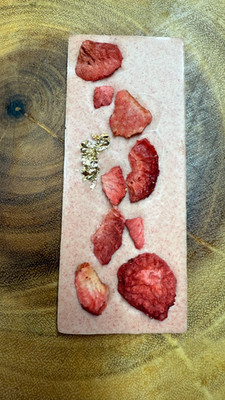 White chocolate mixed Strawberry powder  & strawberry on top tablet form bar 50g