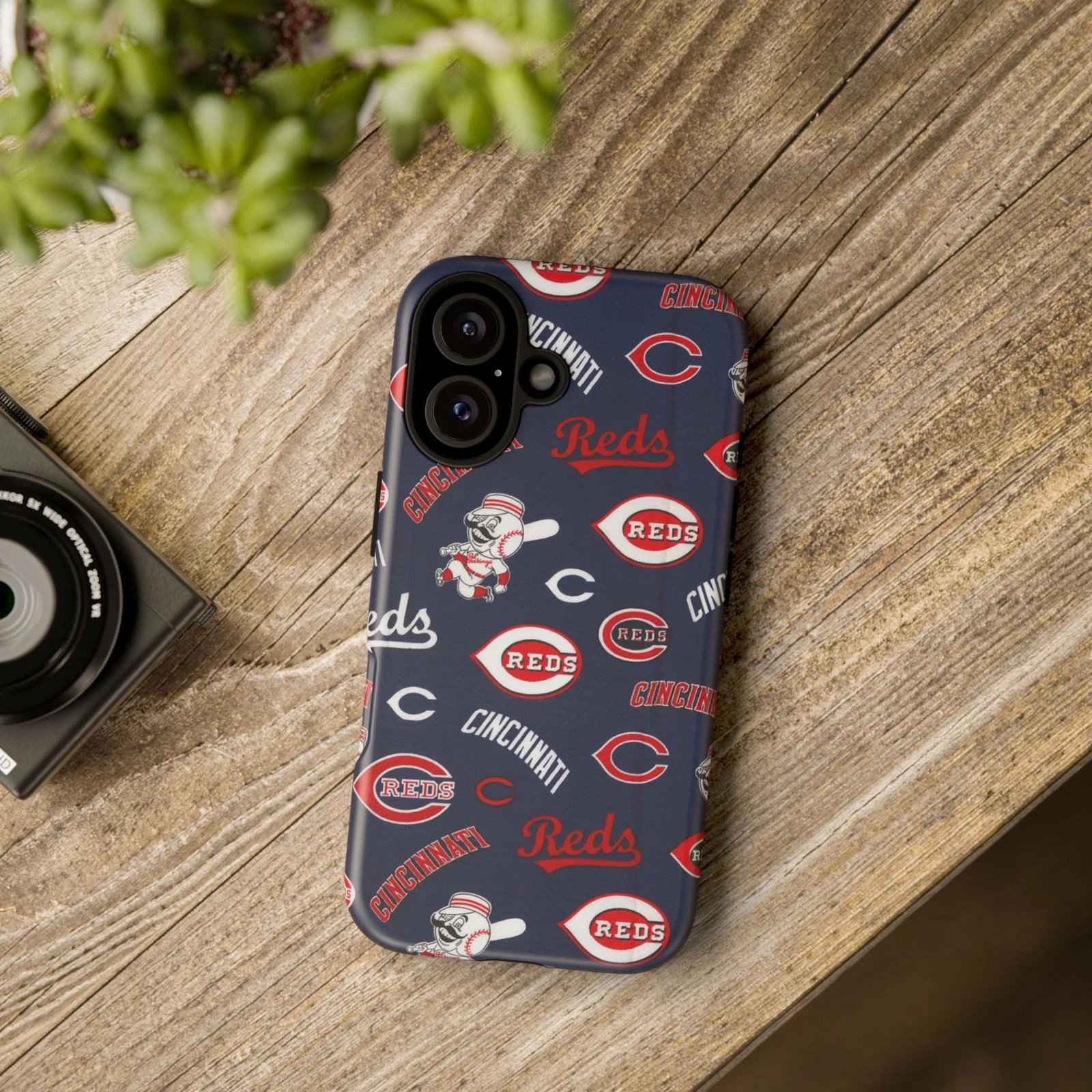 Cincinnati Reds Apple iPhone Cases