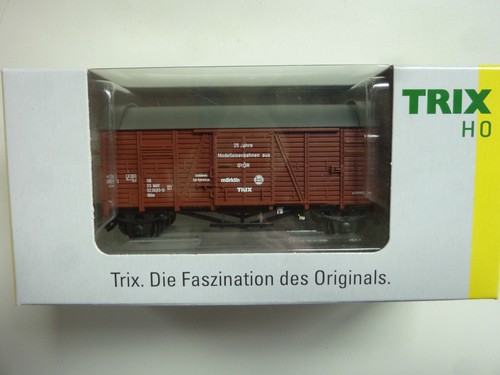 Trix HO 92028 Sonderwagen gedeckter Güterwagen 25 Jahre Werk Györ Neuware | Zustand: Neu