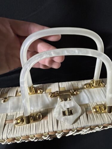 Stylecraft Miami Vintage Lucite Wicker Top Purse With Chip On Side Lucite In Pic - Imagen 4 de 18