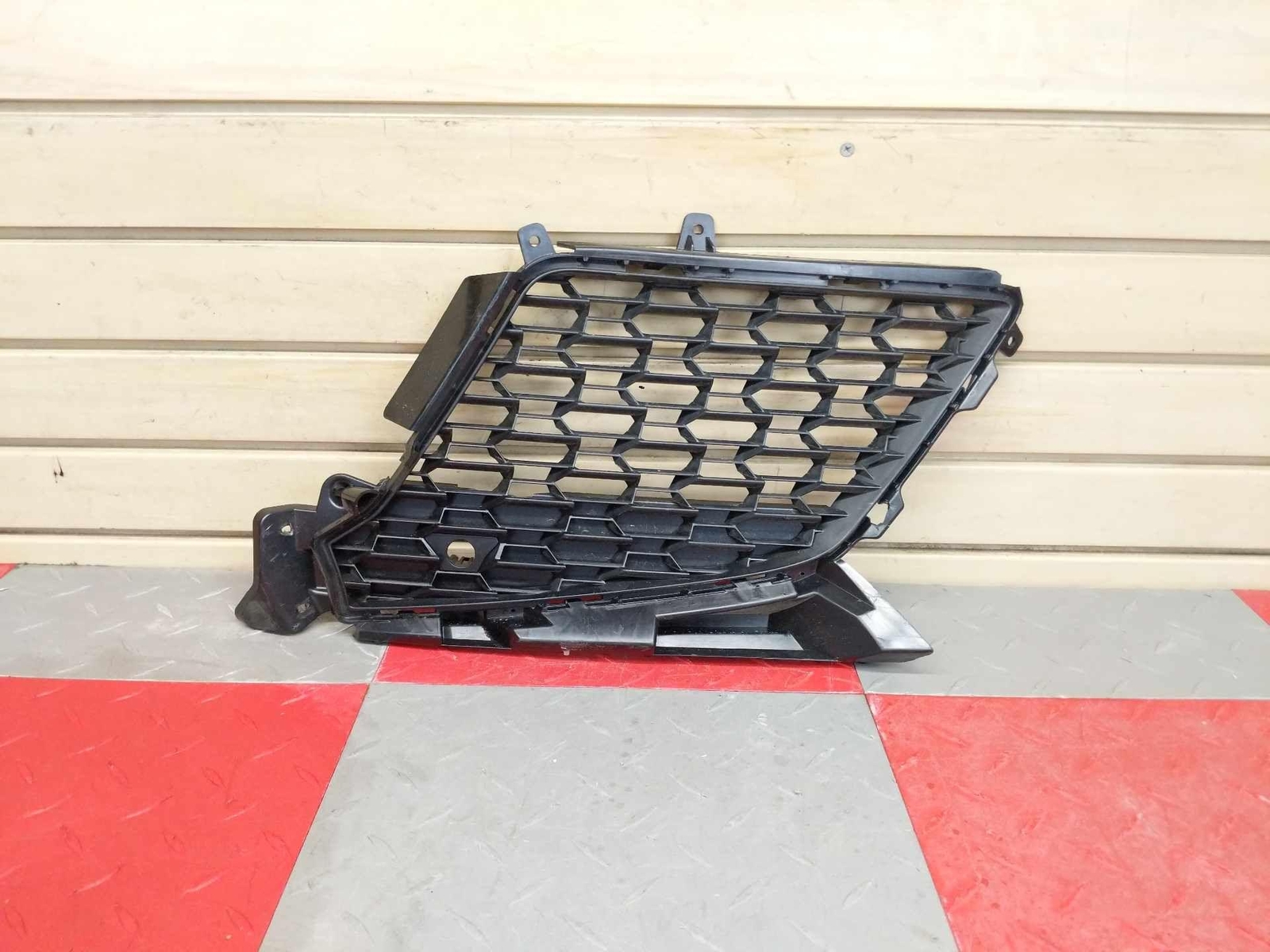 2022 Audi R8 Performance Coupe OEM Front Bumper Left Grille P/ 4S0807683C