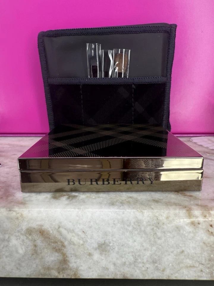 Paleta completa de ojos Burberry MOCHA 02 con pinceles y bolsa de terciopelo ¡NUEVA EN CAJA! Foto 2 de 4