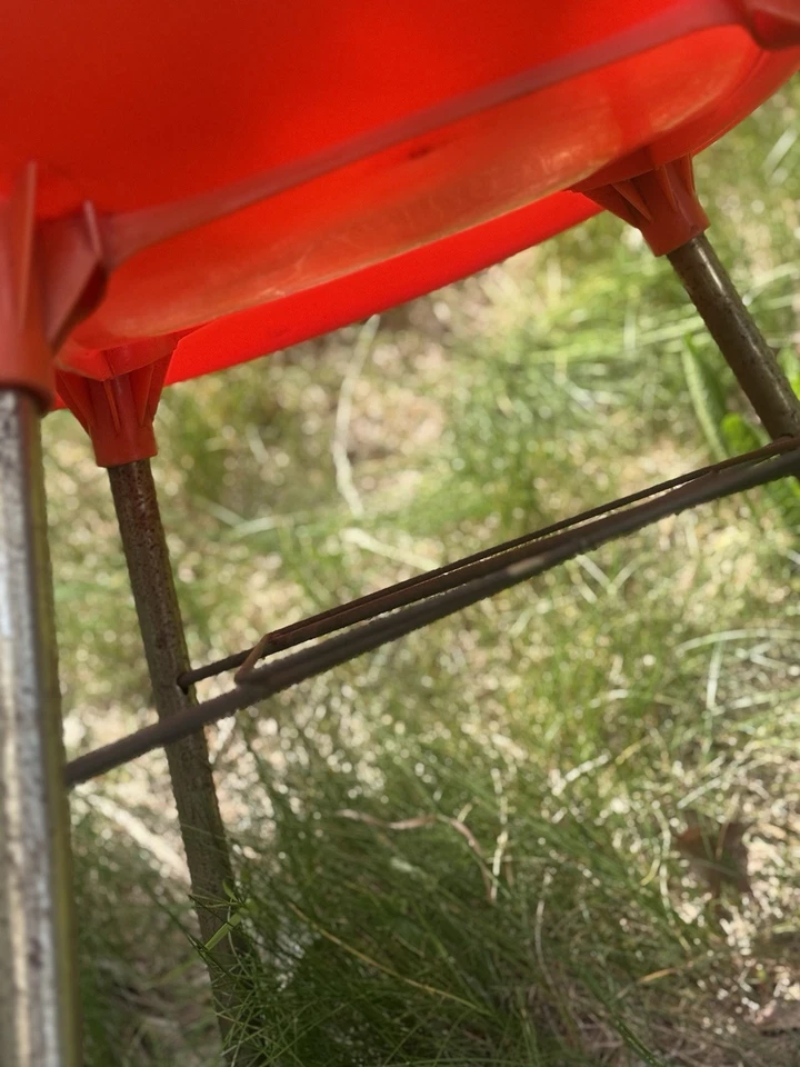 Cadeira MCM laranja moldada meados do século Scoop Chair - Estilo retrô Era Eames - Imagem 3 de 4