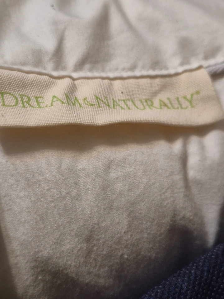 75% Premium White Down Soft Density Queen Pillow New in zippered plastic bag - Image 2 of 4