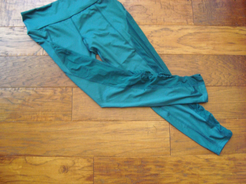 NWT Top Sport Active Green Ruched Mesh Leggings Women's Size M
