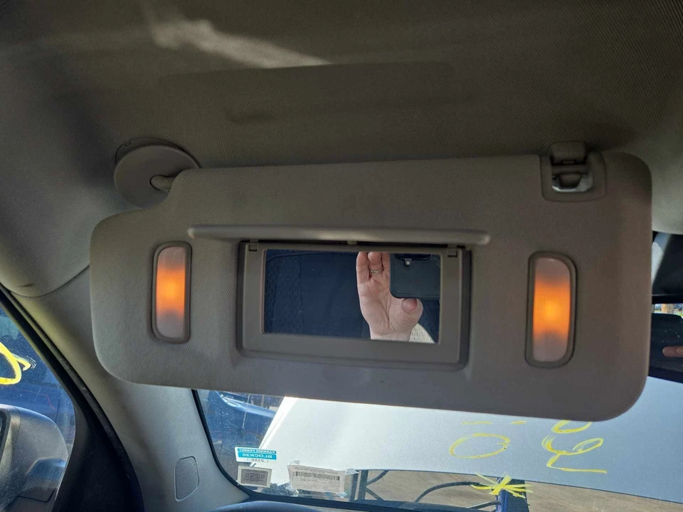 Used Left Sun Visor fits: 2014 Chevrolet Equinox Left Grade A Foto 2 de 4