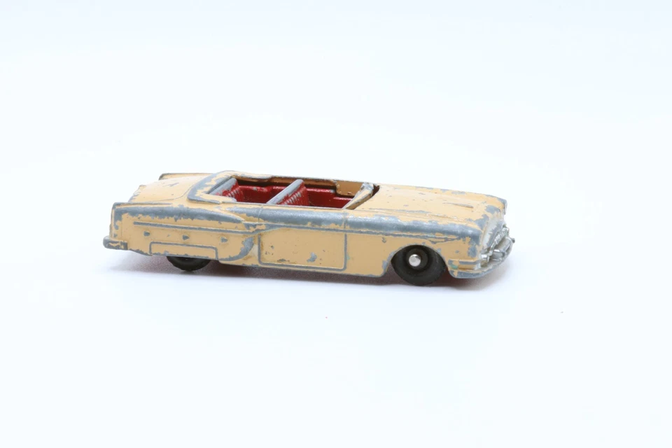 Budgie Packard Convertible No. 14 (C) 1953 England All Diecast Car TAN/CREAM/RED - Image 3 of 4