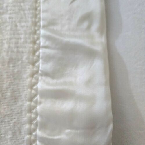 VTG RARE 100% Acrylic Square Block Queen Blanket Satin Trim Off White JC Penney - Picture 10 of 13