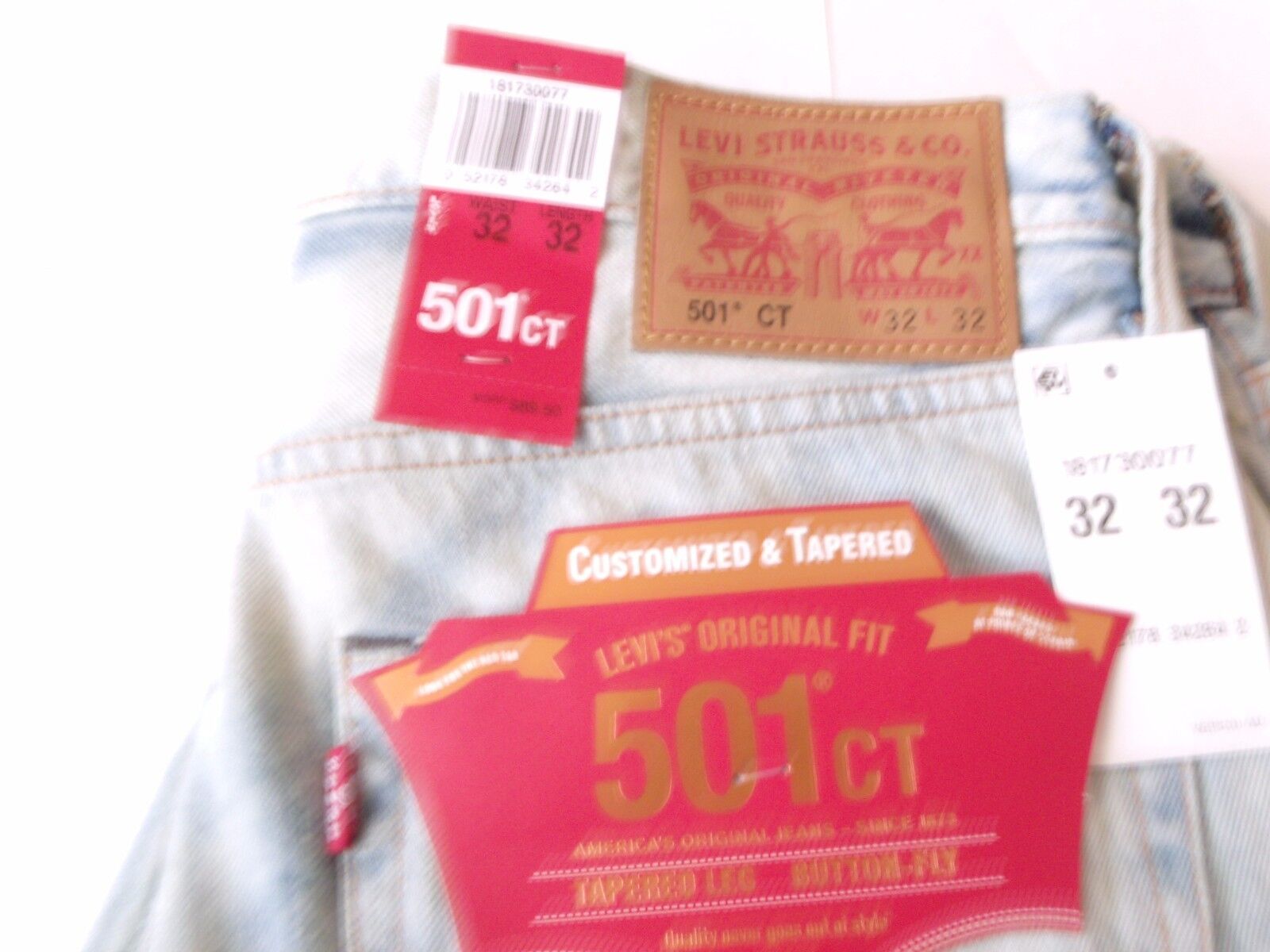 This Is a Pair of Levi's Jeans : The Official History of the 