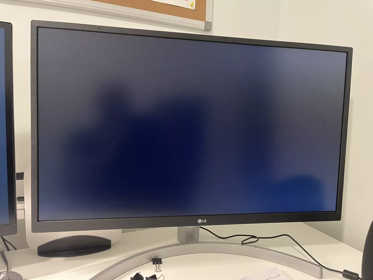 LG 27UL550-W 27 Inch 4K UHD IPS LED HDR Monitor with Radeon Freesync Technology