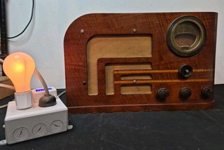 Vtg 1938 Art Deco Philco Tube Radio 38 9 Powers On No Shorts Parts/Repair NR