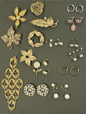 Huge Lot Vintage Cosmetic Jewelry Pins, Pendants, Clip and Screw-on Earrings