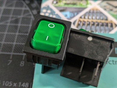 1835.R87 | 1835 | Marquardt | Rocker Switch Green 6(4)250 T85 6A 250VAC | 1 x
