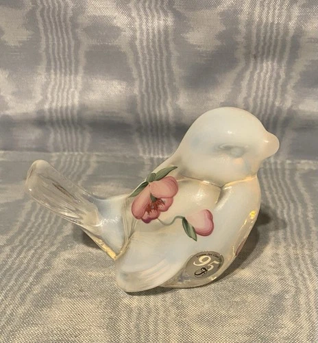 Vintage Rare Fenton  Hand Paint  Milky Pearl Bird Figurine     USA