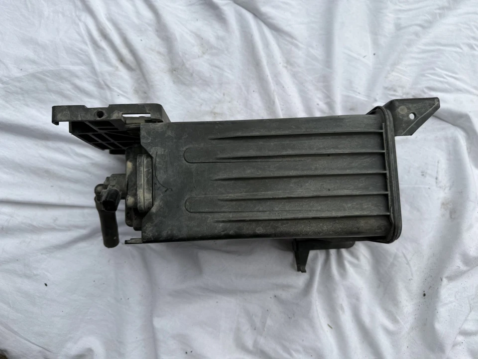 Ford F-150 2009-2014 bote de vapor de combustible de gasolina 3,5 con soporte 9U5A9D653AB fabricante original Foto 2 de 4