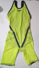 Arena Powerskin Carbon Flex espalda abierta rodillera verde fluo talla 32