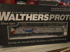 Walthers Proto EMD E8A LOCOMOTIVE 920-48366 AMTRACK PHASE 1 #252 NIB