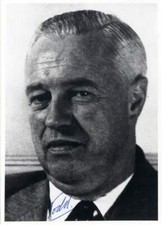 Alexander Todd autograph  Nobel Prize for Chemistry 1957, signed photograph