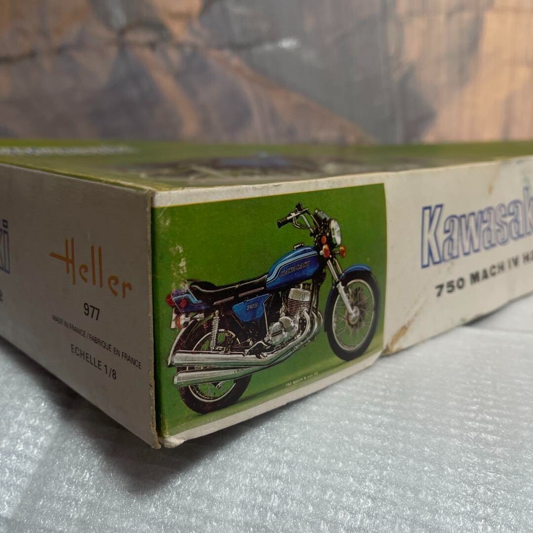 Kawasaki 750 MACH IV H2 Heller 1/8 Plastic Model Kit Unassembled