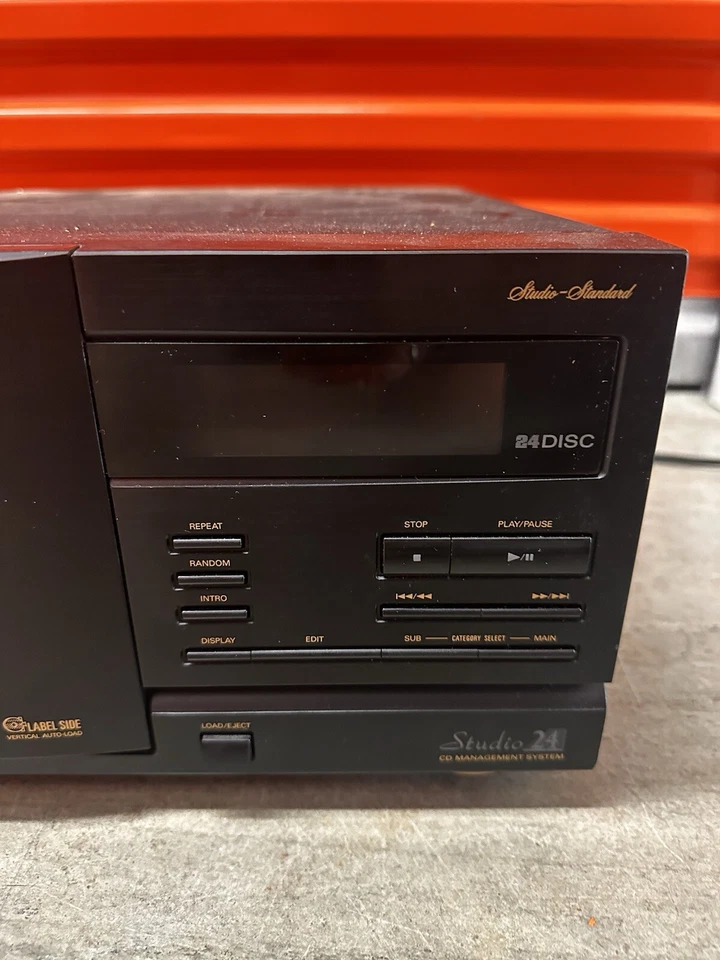 Cambiador de CD Fisher Studio de 24 discos - DAC 9435 para piezas o reparación Foto 3 de 4