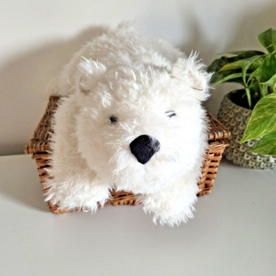 Jellycat Arctic Harry Eisbär - Angora-Struktur Plüsch im Ruhestand ''liegend