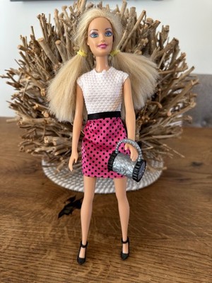 Barbie Puppe blonde Haare, rosa & weiß fleckig gekleidet mit Tasche & Schuhen