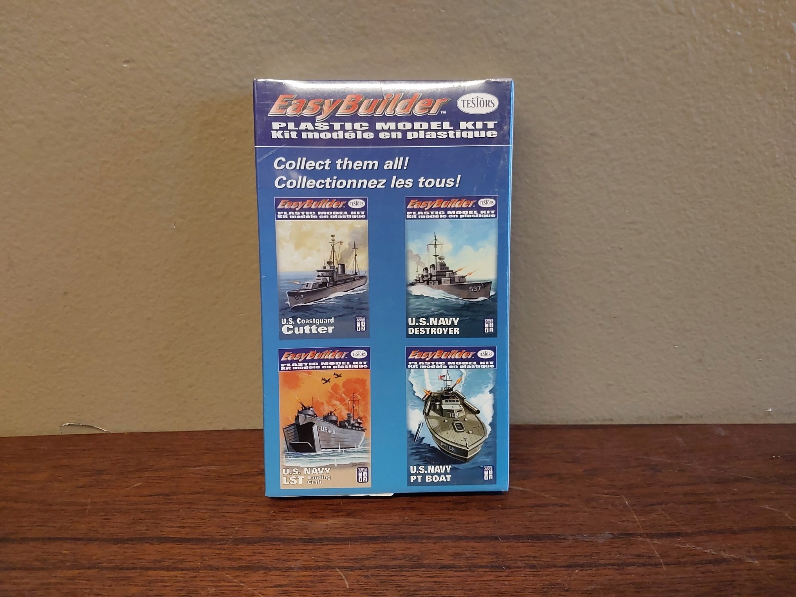 New - Testors U.S. Navy LST Landing Craft Easy Builder Plastic Model Kit 1:613