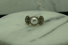 925 STERLING SILVER ROUND IMITATION PEARL RING BAND W/ MARCASITE SZ 6.75 B5709