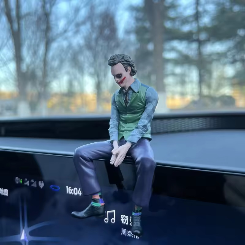 DC  Comics  The  Joker  Car  Accessory  10cm Mounted Figure The Dark Knight Toy.