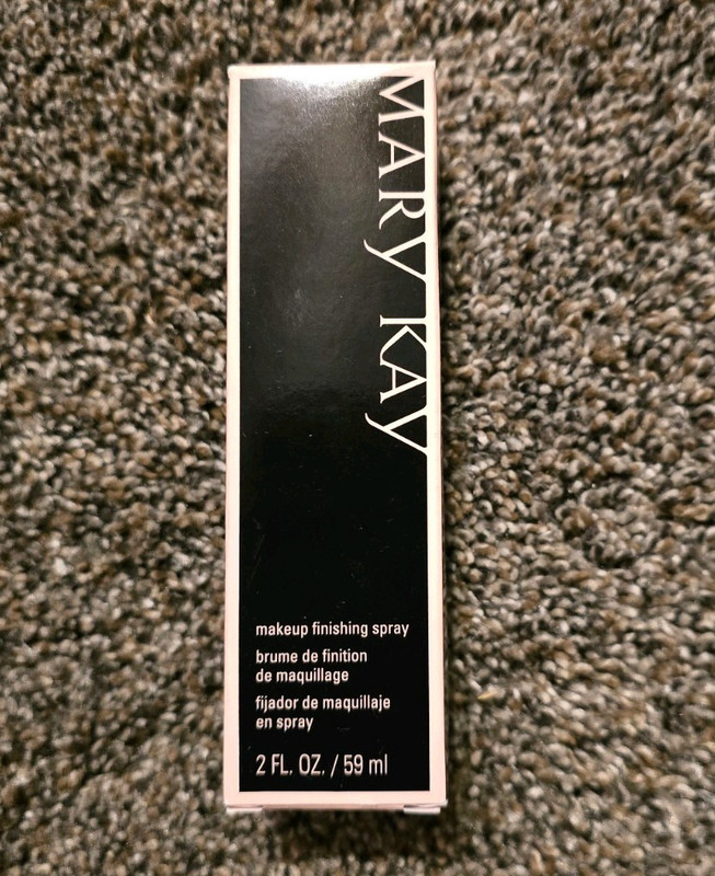Mary Kay  Makeup Finishing Spray Oil-Free Breathable 2 fl oz