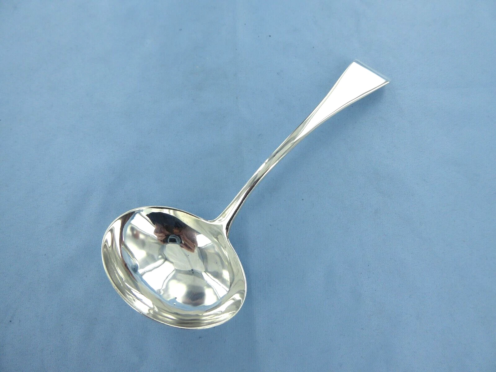 AN ANTIQUE STERLING SILVER OLD ENGLISH SAUCE LADLE,LONDON 1810.
Opens in a new window or tab