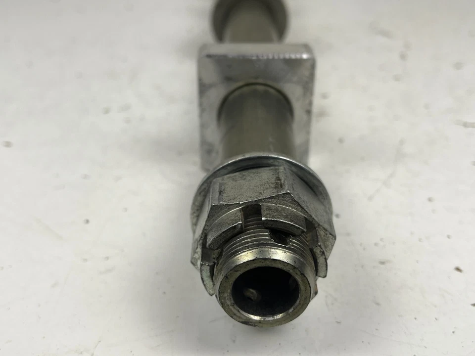 Eje de rueda trasera Kawasaki Ninja ZX6R 2007-2012 con espaciador y herrajes *limpio* Foto 4 de 4