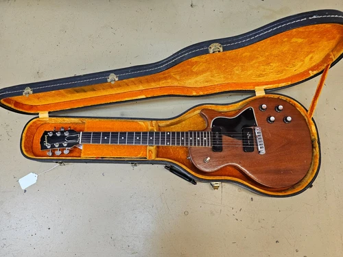 1957 GIBSON LES PAUL  WITH CASE NOT A RE ISSUE  RELIC CONDITION PLEASE READ !