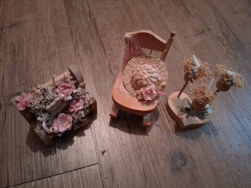 Vintage Wooden Figurines. Hand painted Folk Art. Set Of 3