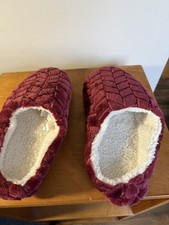 Women s Size Large 9-10 Burgundy Quilted Clog Slippers Fleece Lined NEW
