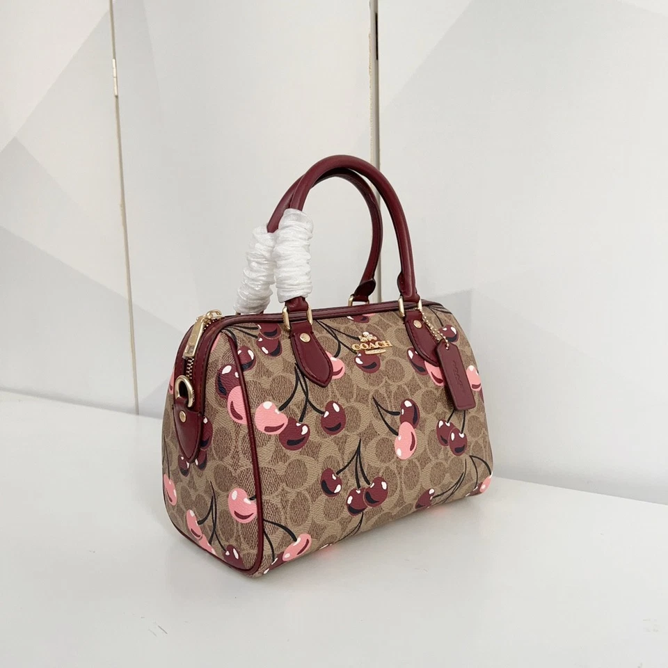 Bolso Cartera Rowan en Lona Signature con Estampado de Cereza CY692 Foto 3 de 4