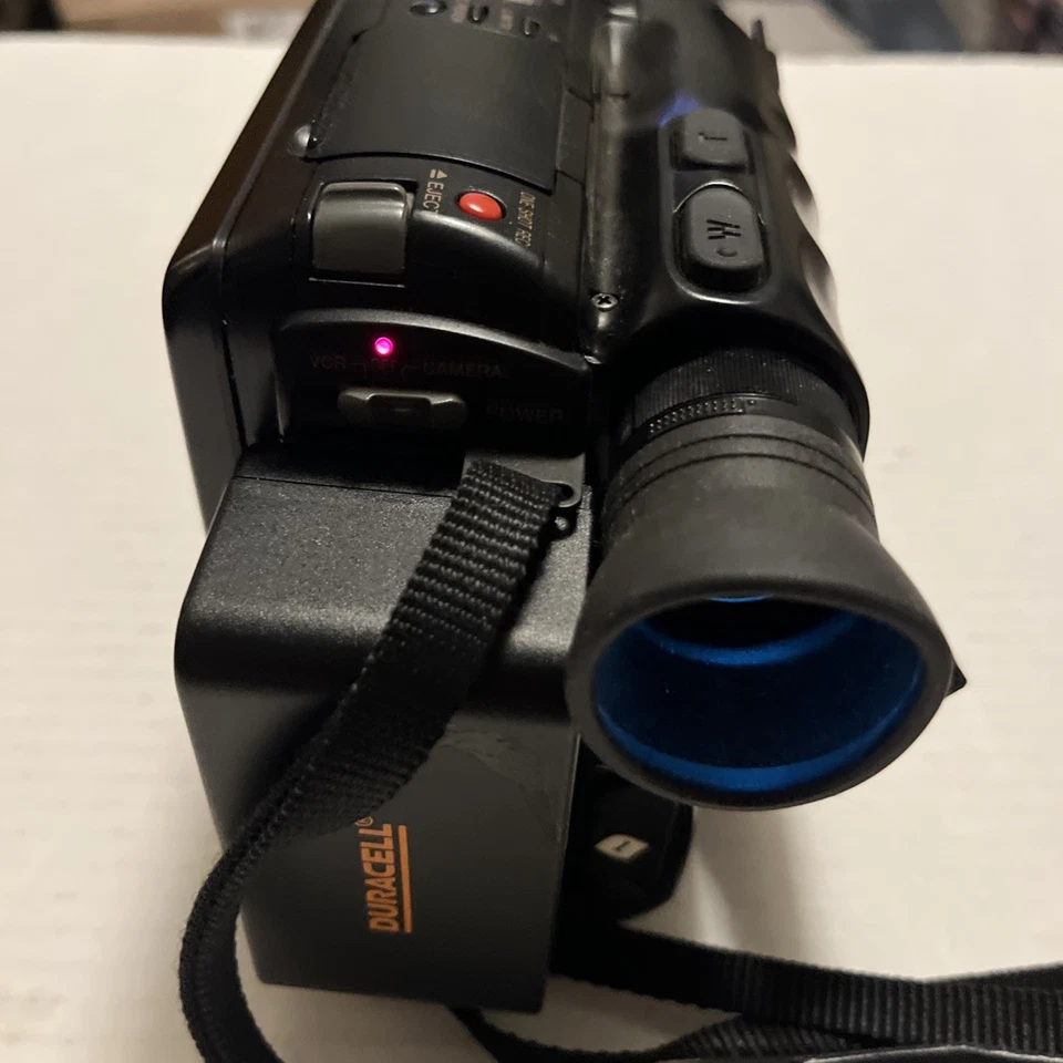 Quasar Quarterback VHS-C Camcorder VM508 Digital EIS 1991 With Accessories WORKS - Image 3 of 4