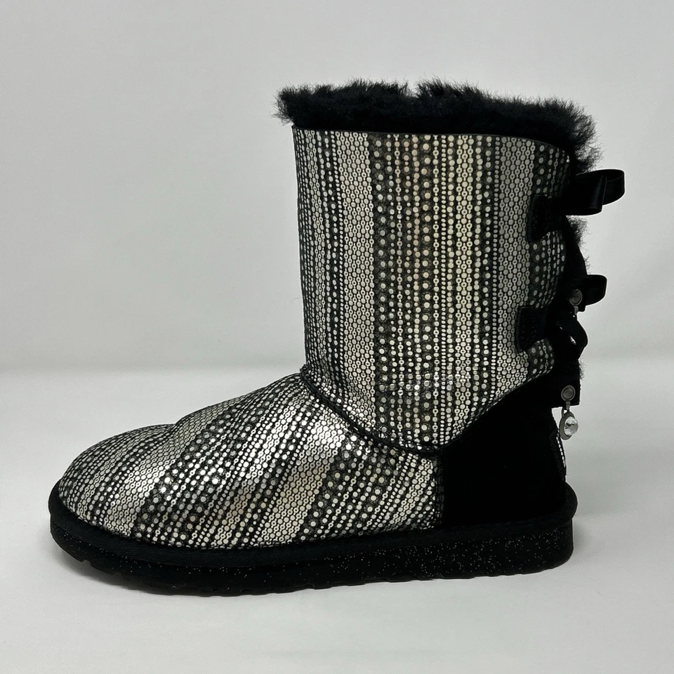 UGG Women’s 8 Bailey Bow Bling Flat Boot Black Metallic Lizard Sheepskin 1004791 - Image 2 of 4