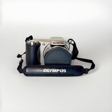 Olympus SP-600UZ Digital Camera 12 Mega Pixel