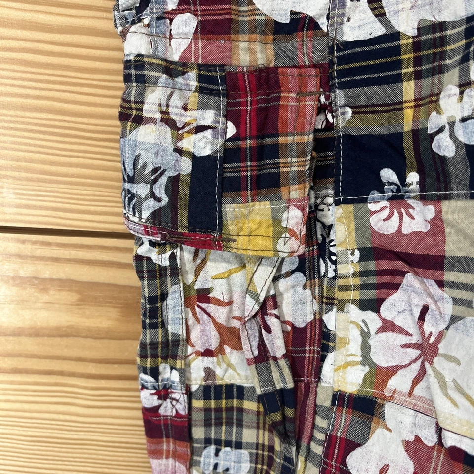 Plugg Shorts Mens 44 Plaid Cargo Pockets Hawaiian Flowers Red Yellow Cotton B175 - Image 4 of 4